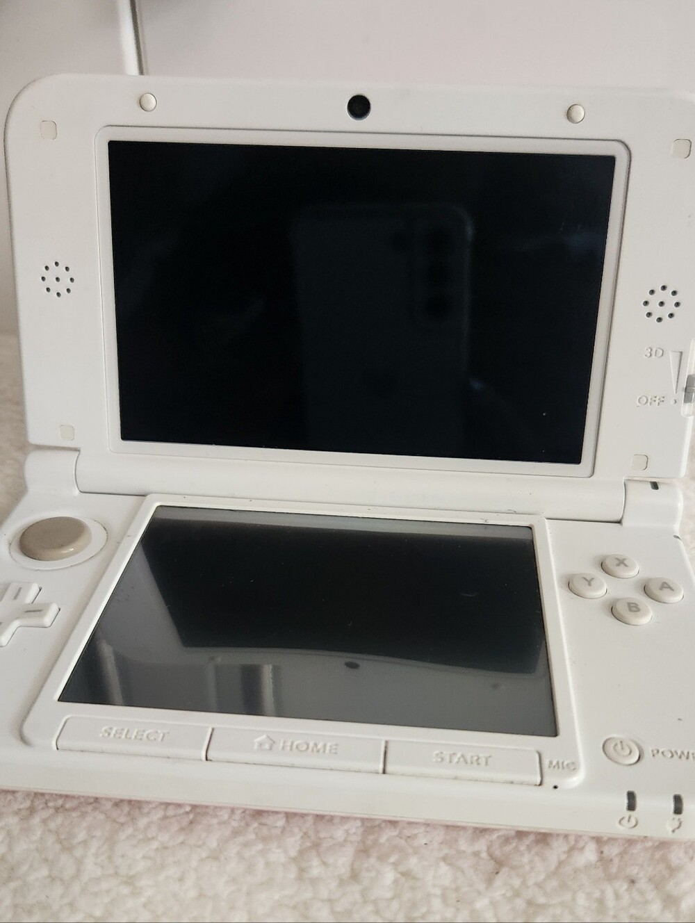 Nintendo Dual-Screen Handheld Console in White
